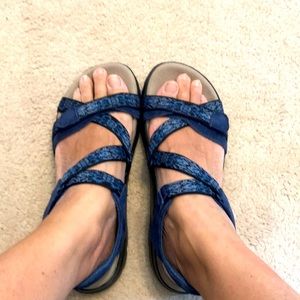 Taos Zen Sandals in Blue Brand New Size 9